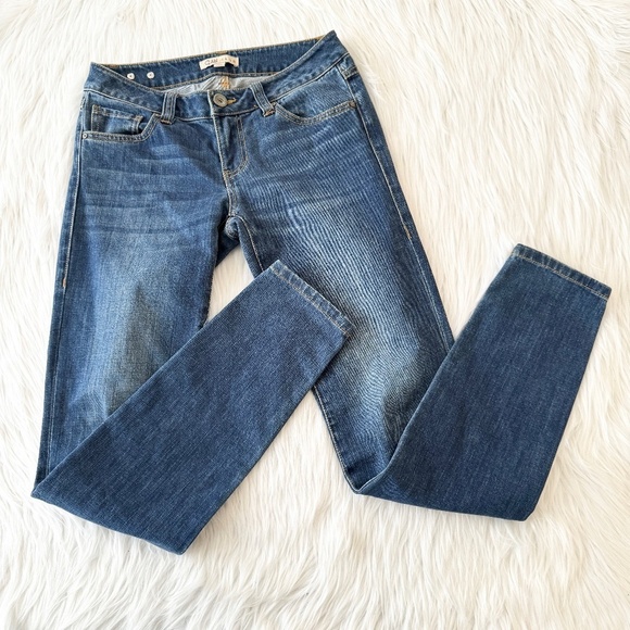 Cabi Jeans Style #750 Skinny Jean - Picture 1 of 4